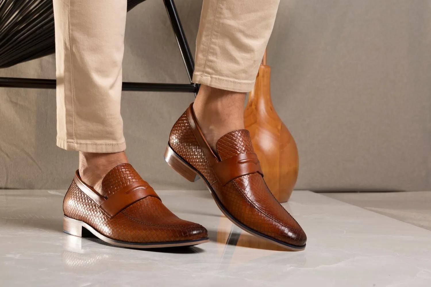 Leather Shoe: Timeless Style and Elegance