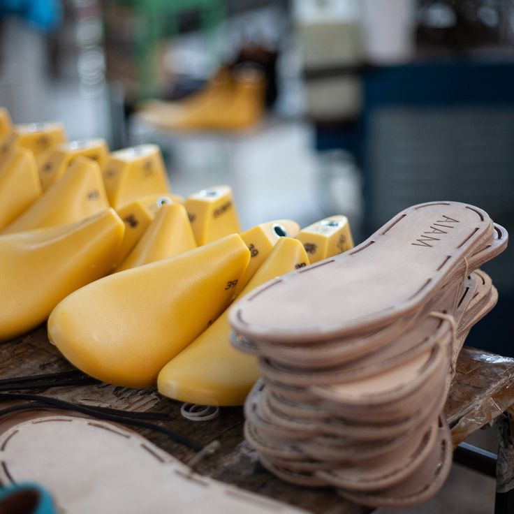 create a shoe line banner image